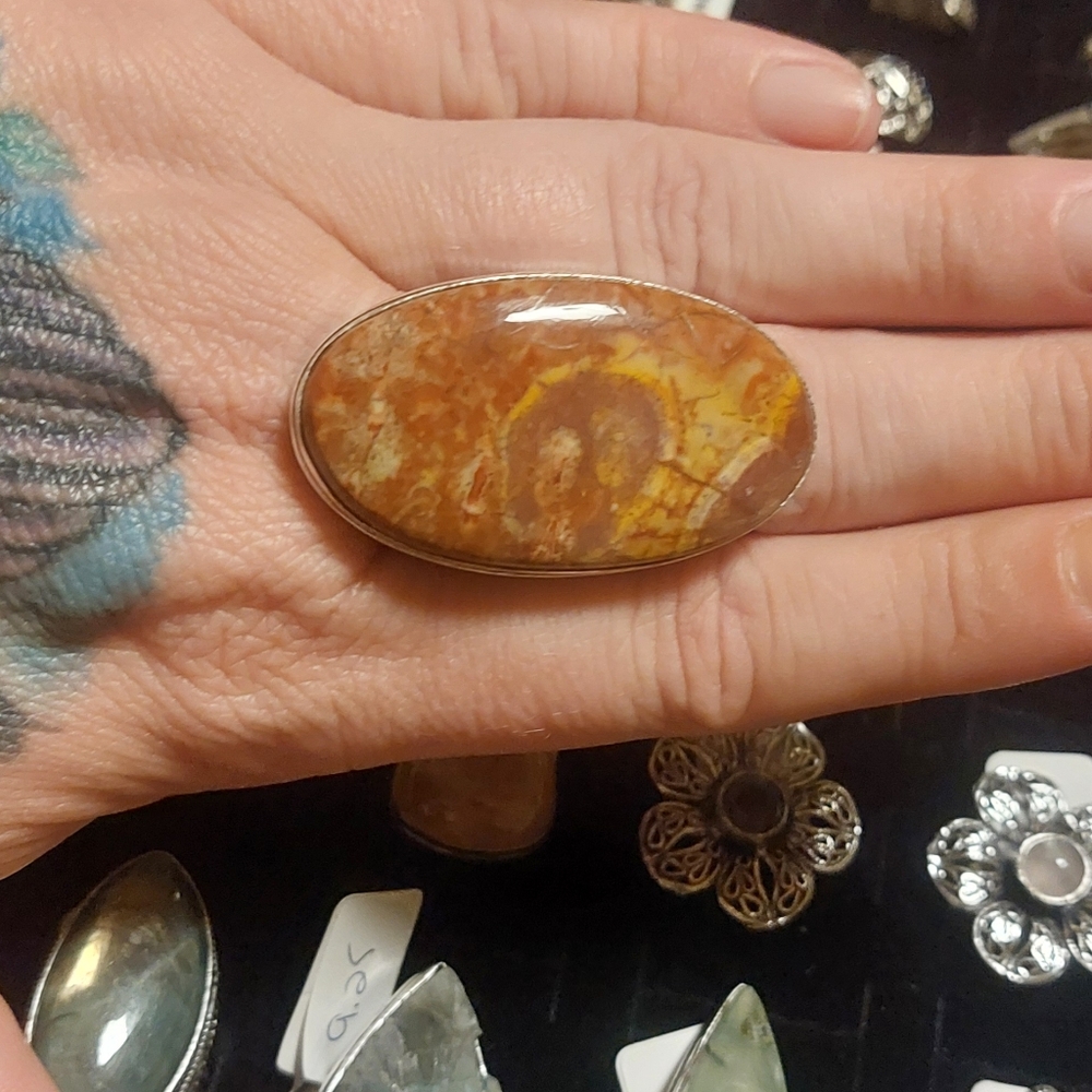 Enormous Bird's Eye Jasper Ring - Picture 3 of 7